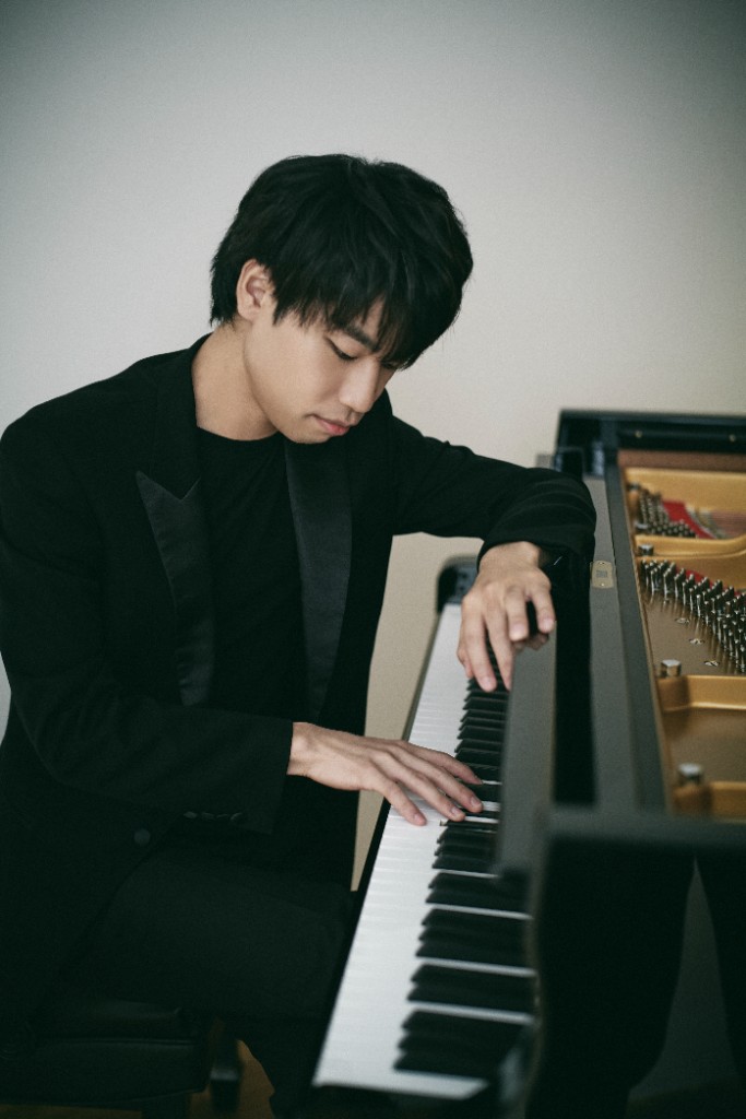 Keigo Mukawa au piano
